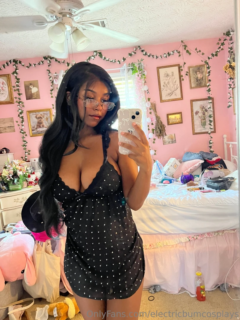 Finally cleaned my room well enough for me to start posting again 