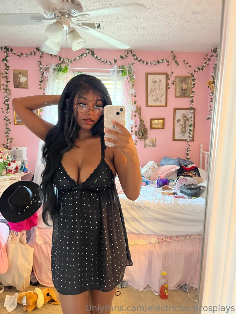 Finally cleaned my room well enough for me to start posting again part 1 