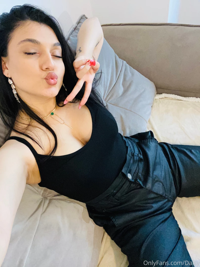 Happy friday babes let s play messages with tips get priority 