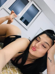 Makeout monday can i borrow a kiss make your move dm me xoxo daisy