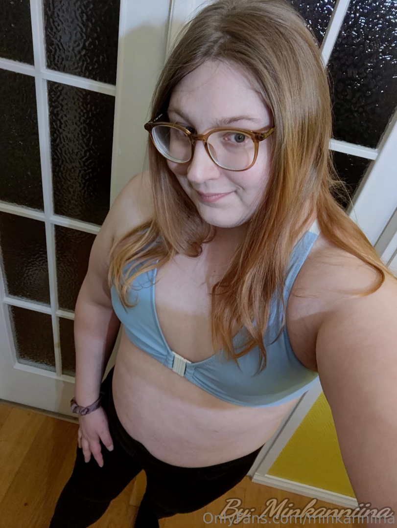 Today and friday at 12 00 pm i will post new nude pictures here are 