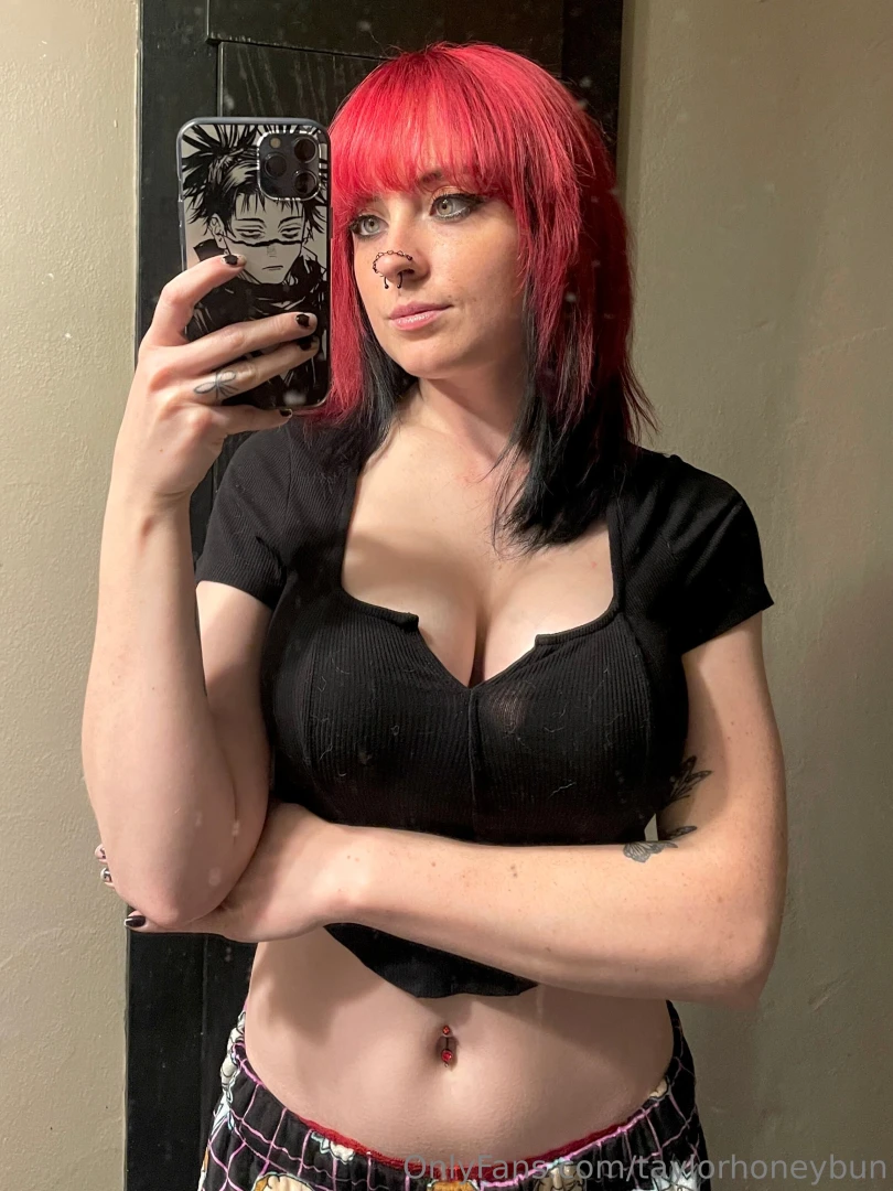 Push up bra this shirt bomb ass cleavage alsooooo would anyone be 