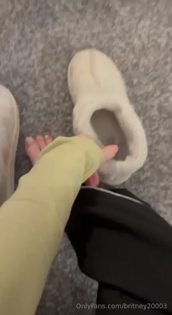 Winter season calls for fluffy slippers 