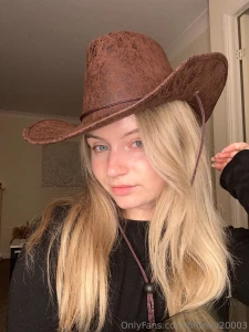 Do i suit in a cowboy hat i think this is a new look for me