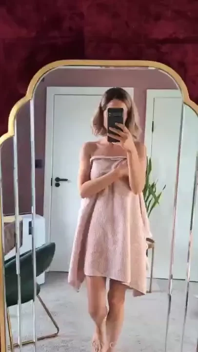 Milf mommy towel bigtits natural slim blonde teacher british customs 
