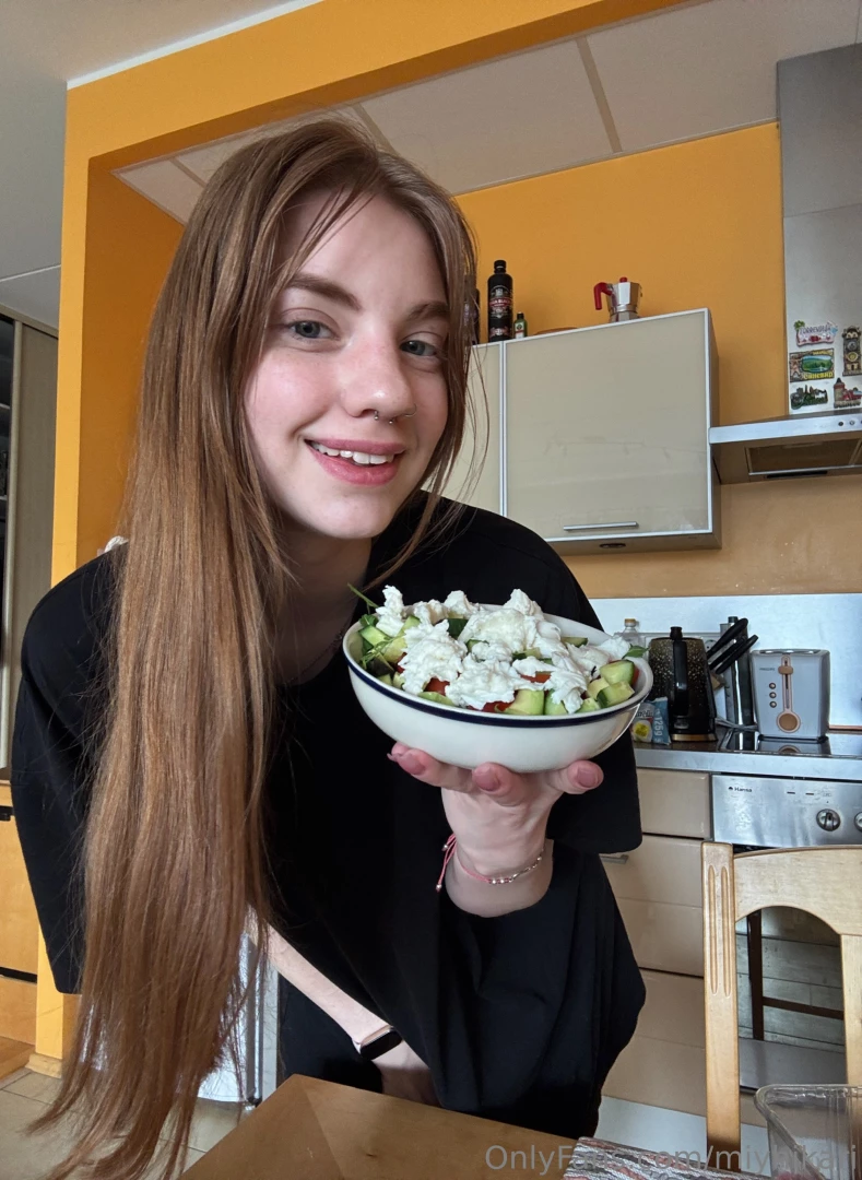 Time for a little salad break sometimes happiness is just the crunch 