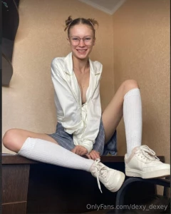 Hi my name s jei jei_free i m a first-year university student i m a 19 part 40