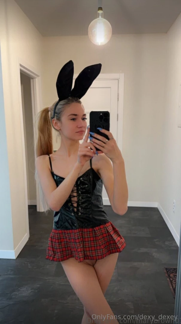 This hot thing marybrown01 is waiting for you she has amazing deals part 76 