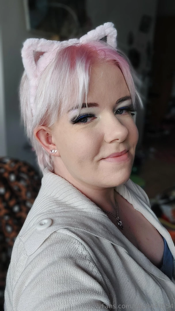 Cute blonde hair 