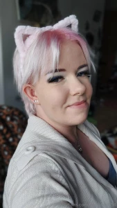Cute blonde hair