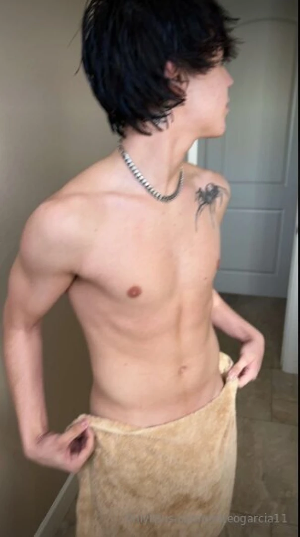 Just checking if someone will see if i drop the towel 