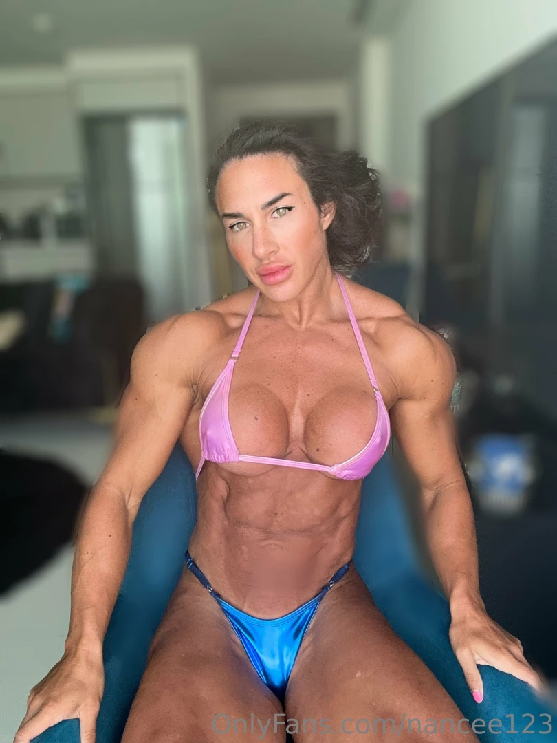 You like my abs come to my vip page mistressxmuscle 