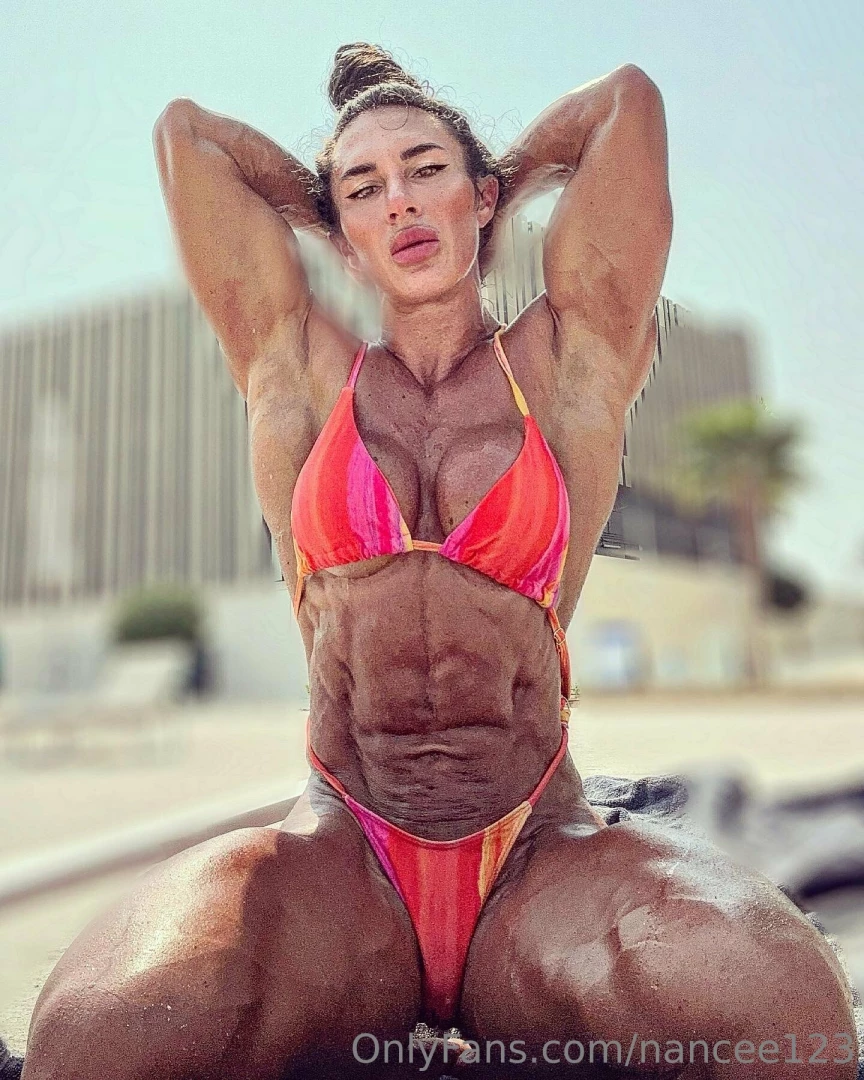 Babe would you eat me up come to my vip page mistressxmuscle 