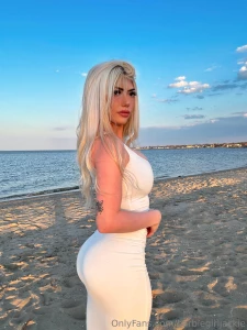 Tip me 15 and i ll show you a naughty side of me that you ve never