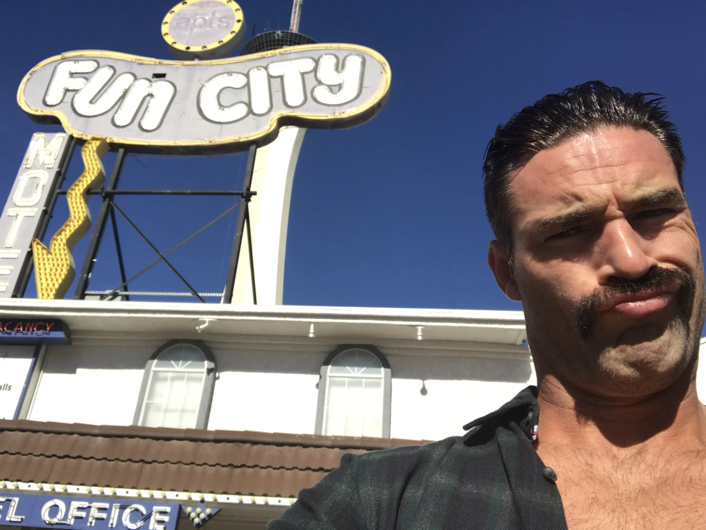 Fucking at a sleazy motel on the las vegas strip 