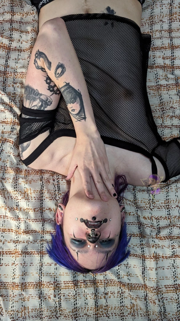 Punk clown s can be sensual too message me if you haven t seen chrissy 