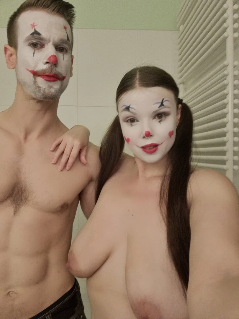 If you haven t these two clowns fuck you need to clown nina and tommy 