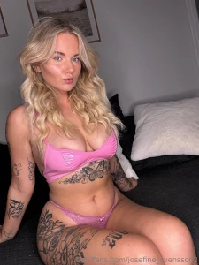 Finns i chatten f r er som vill ha spicy material men vill man se mer