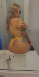 Some cute bathroom selfies to cure your monday blues part 1