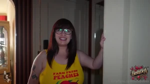 I didn t know i had a gangster living next to me at my new place in