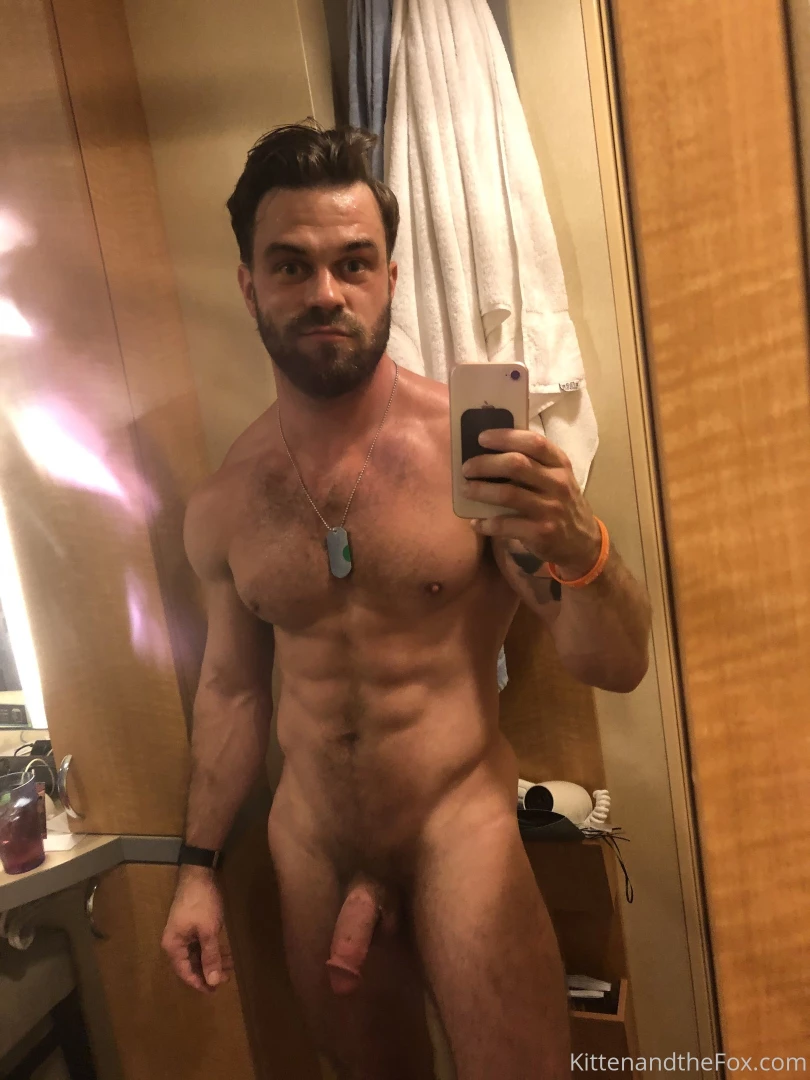 I was walking by the mirror while kitten was having sex in the cabin part 1 