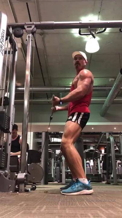 Working hard at the gym i ve lost some size so i m trying to put some 