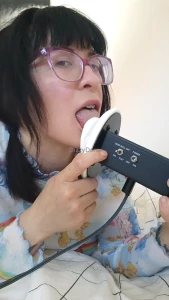 Asmr earlicking
