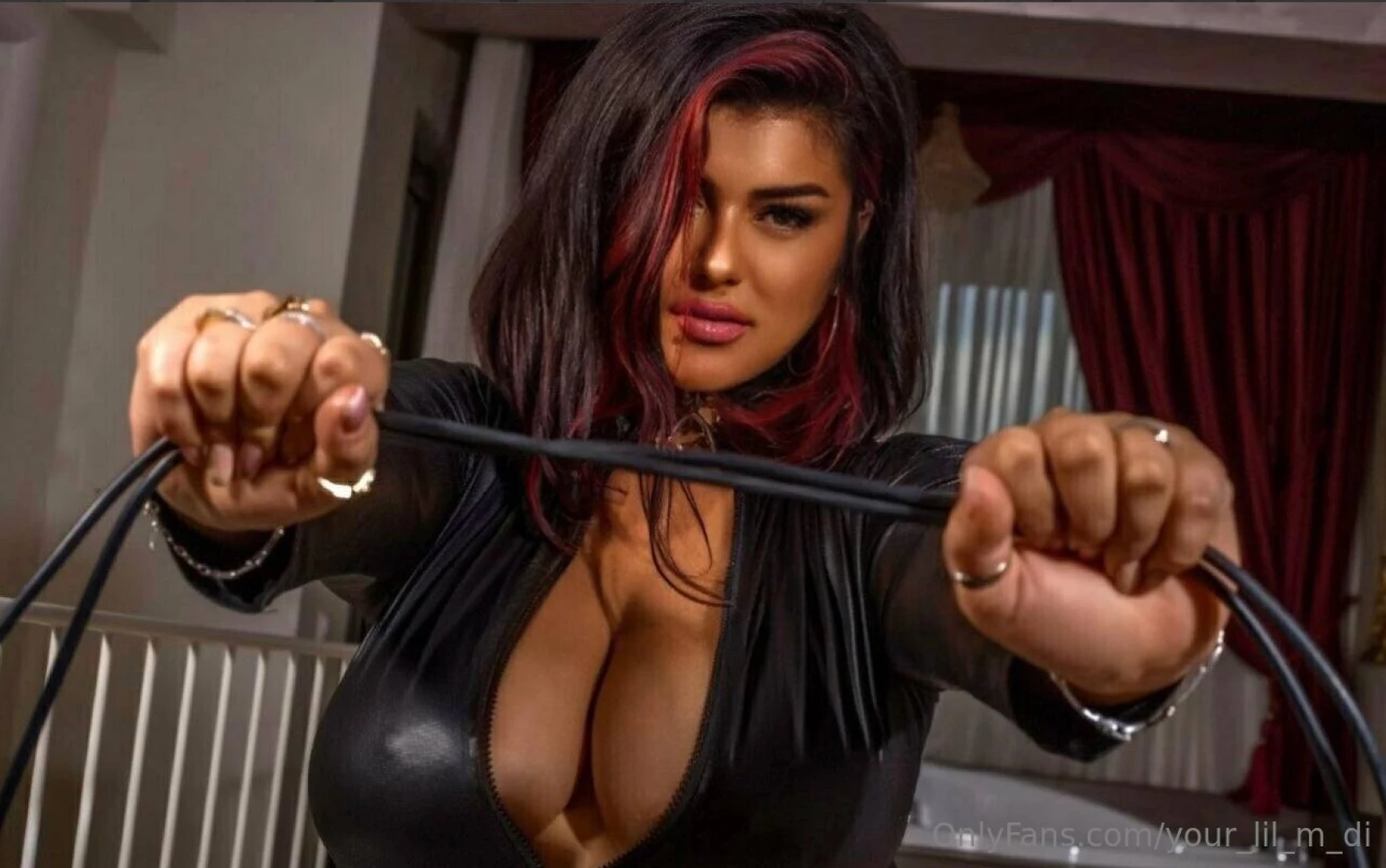 Hi i m tinakay22 tinakay22 i would like to make you cum so i will be a part 385 