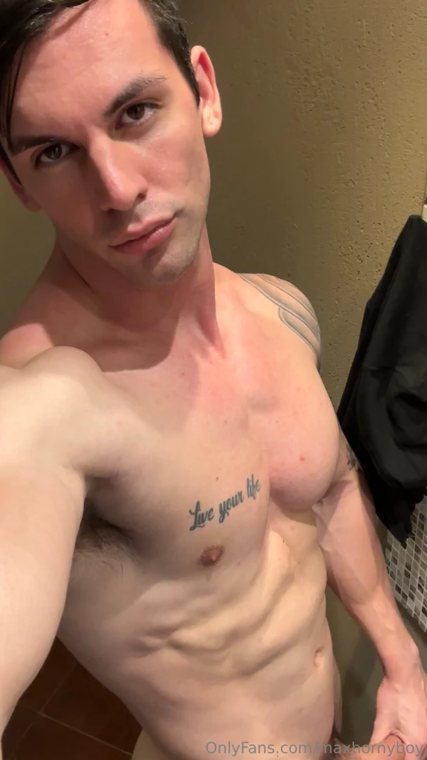 Chaturbate com maxandtam whipped cream show at 6 30 pm est 