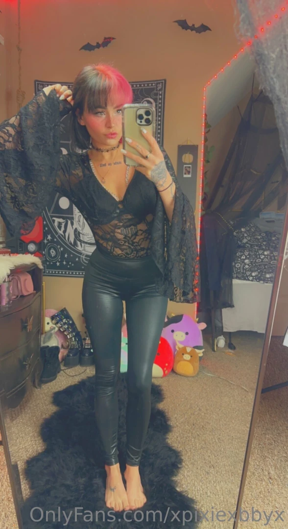I wanted to show off my new favorite outfit 