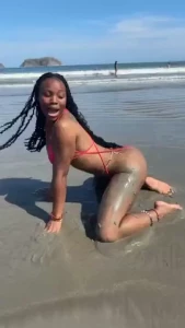 Shakin ass in costa rica