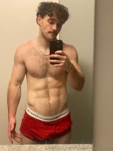 Why are you scrolling through your feed when you could be messaging me