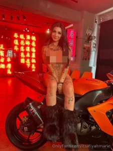 Pov im a nude hitchhiker who needs a ride home