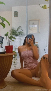 Con el pie sucio porque me da con tirarme fotos para ti despu s de