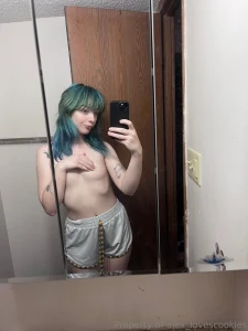 How should i decorate the bathroom