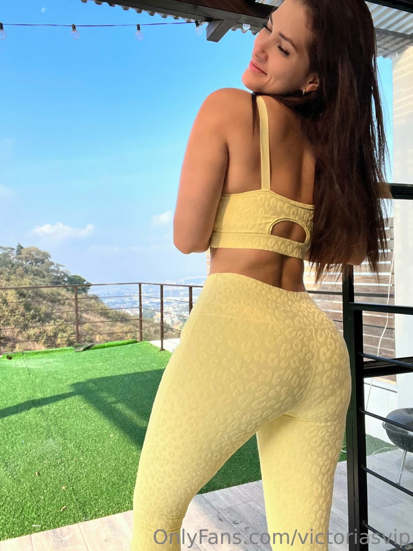 Do you think these tights look good on me part 2 