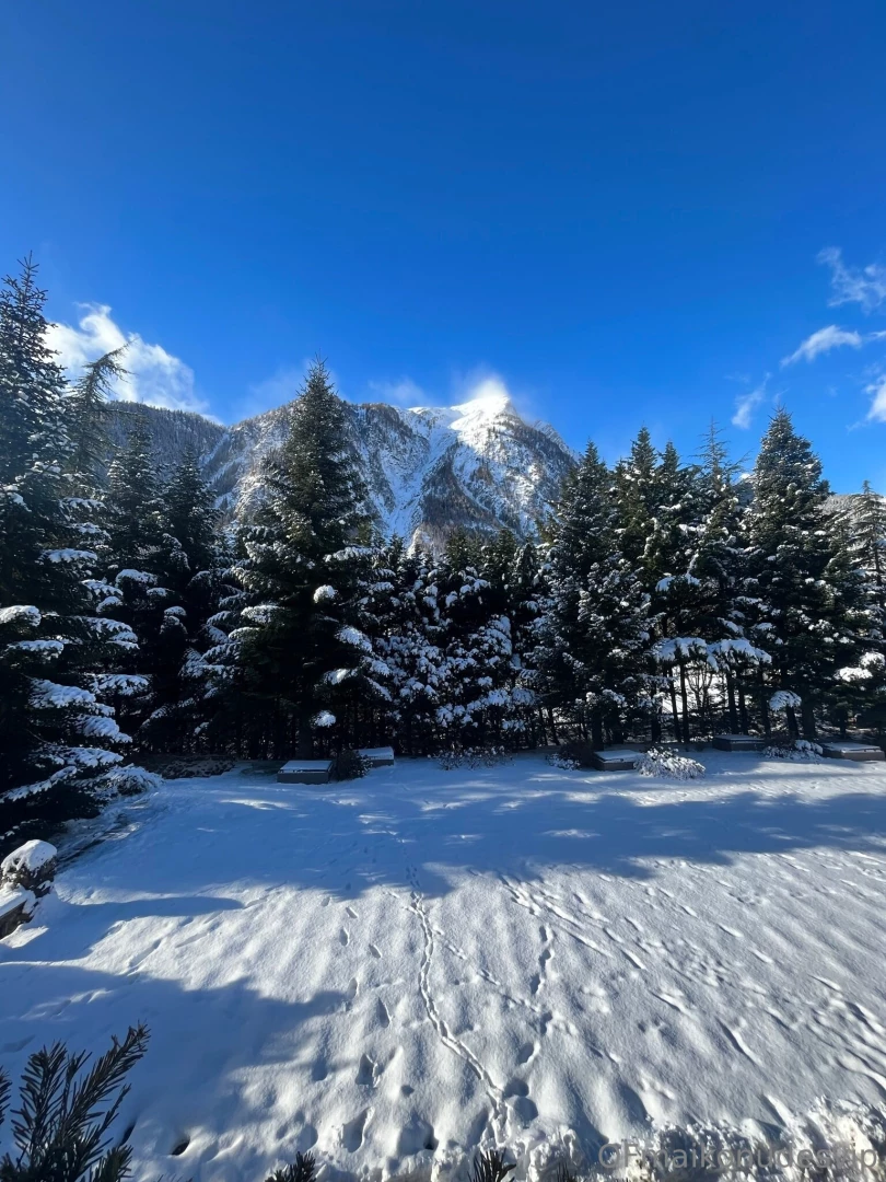 I can t resist the cold of the mountains in winter i love it 