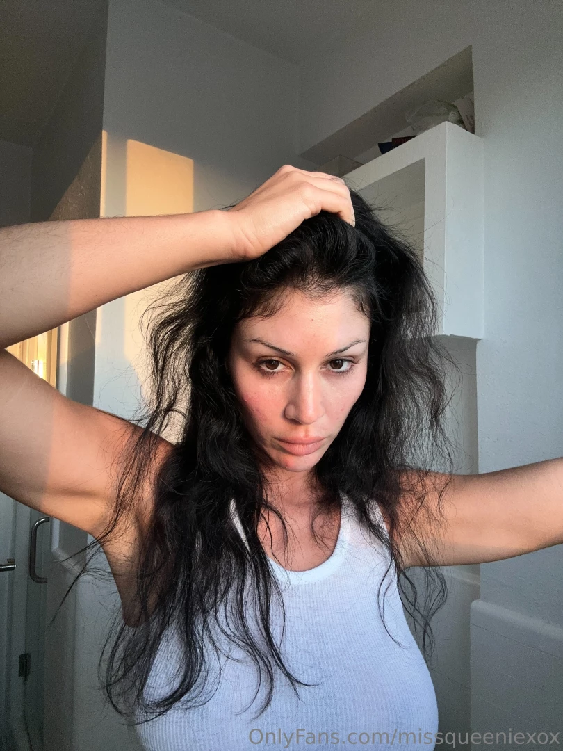 Hold my hair for me while i suck it 