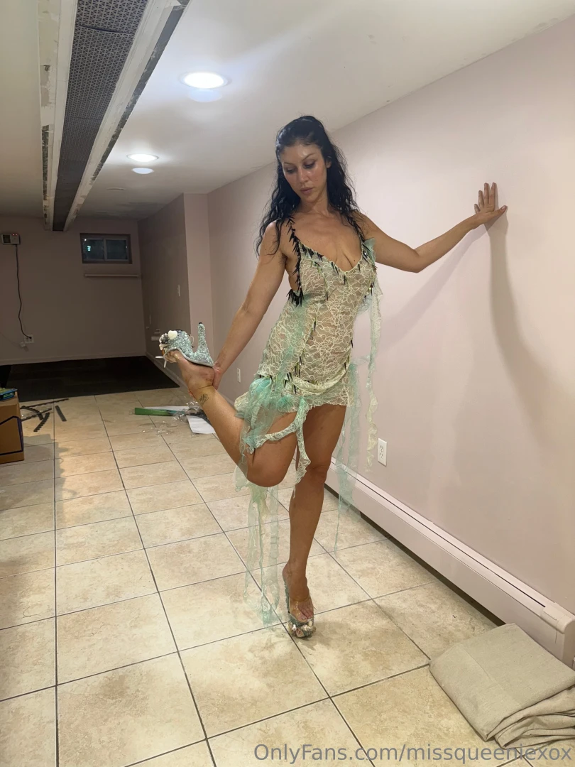 Fittings for the mermaid dress part 4 