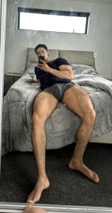 Who wants to come over give me a feet massage