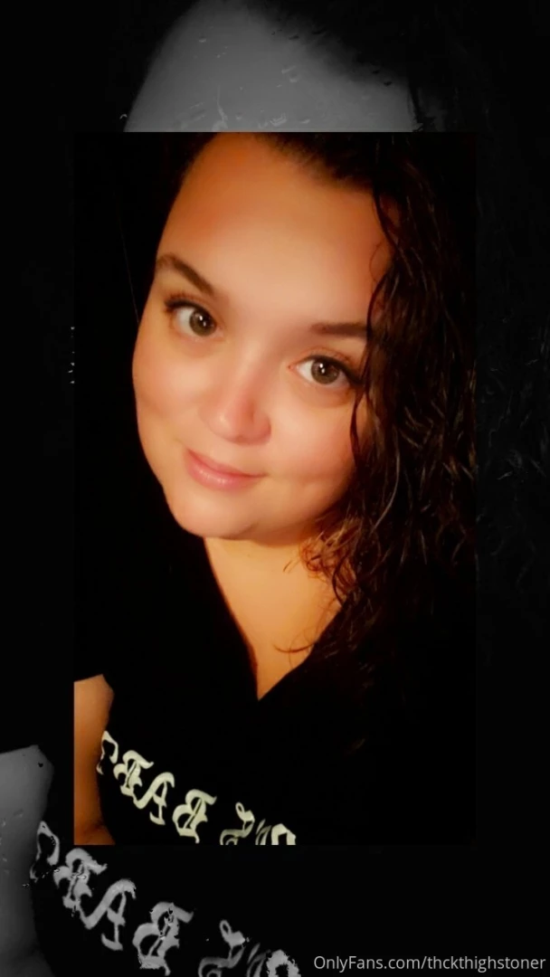 Trying to chill in the pool and have a smoke session i m so glad its 