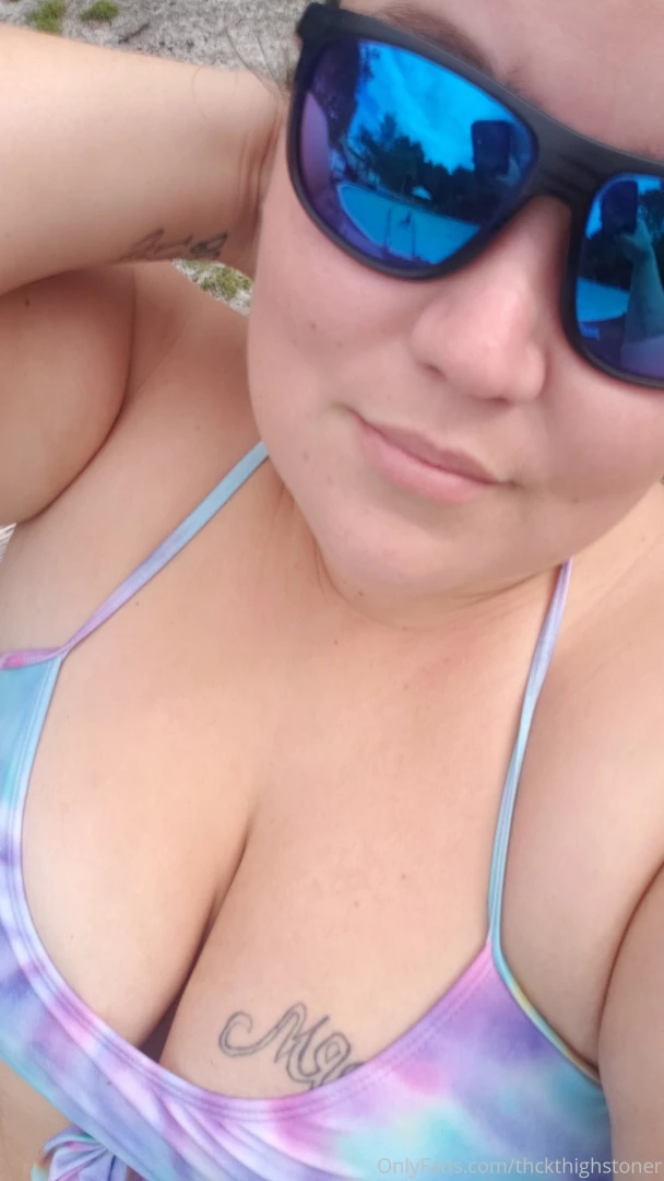 Trying to chill in the pool and have a smoke session i m so glad its part 1 