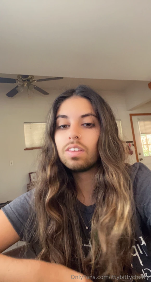 Me as a guy does facial hair suit me 