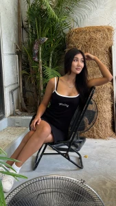 Sitting pretty and waiting for your message maybe part 1