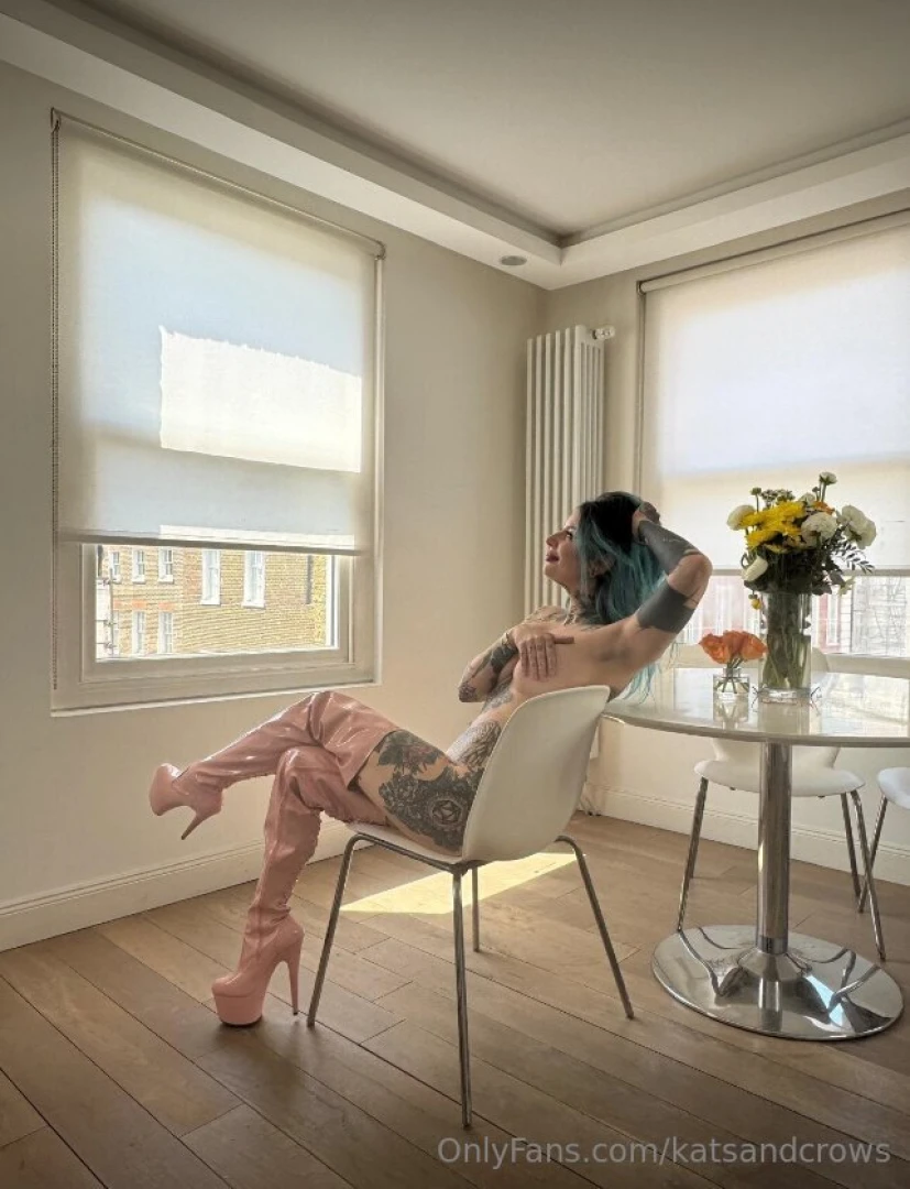 Wet and waiting for you in dms 