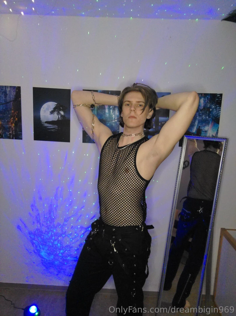 Mhhh i think i found the perfect fit for going out to a rave its sexy 
