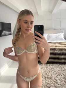 Hmu if u think im hot part 2