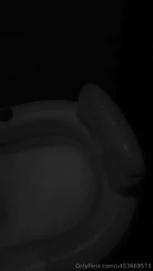 My kinda saturday okey so i broke my first bathtub but im now having