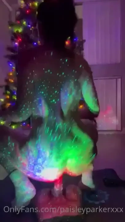 I just fucked myself like a ho ho ho in front of my christmas tree i part 6 