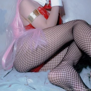 Some old cosplay of zero two but cropped xd i miss cosplaying